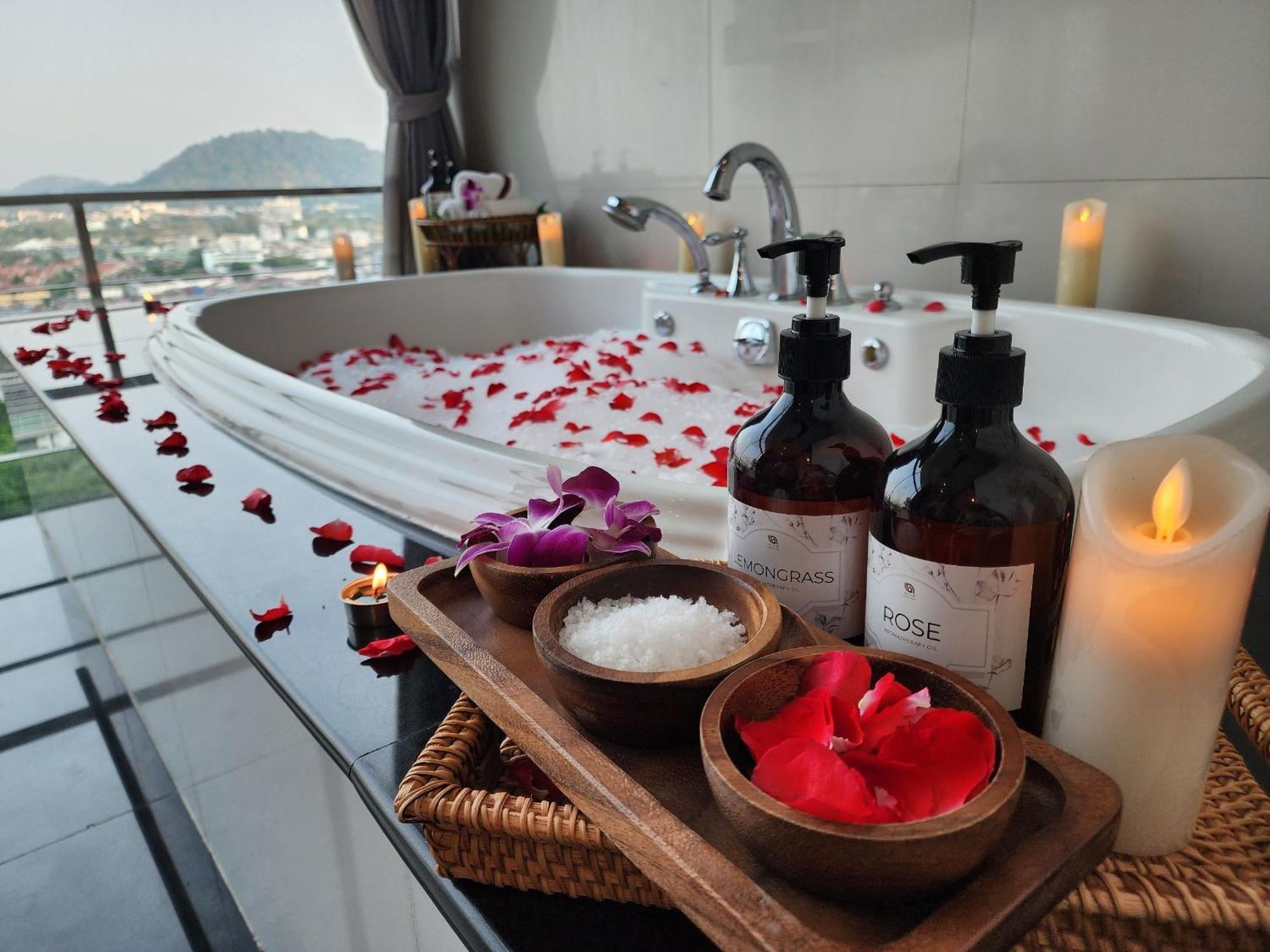 Hilltop Wellness Resort Kathu Kültér fotó